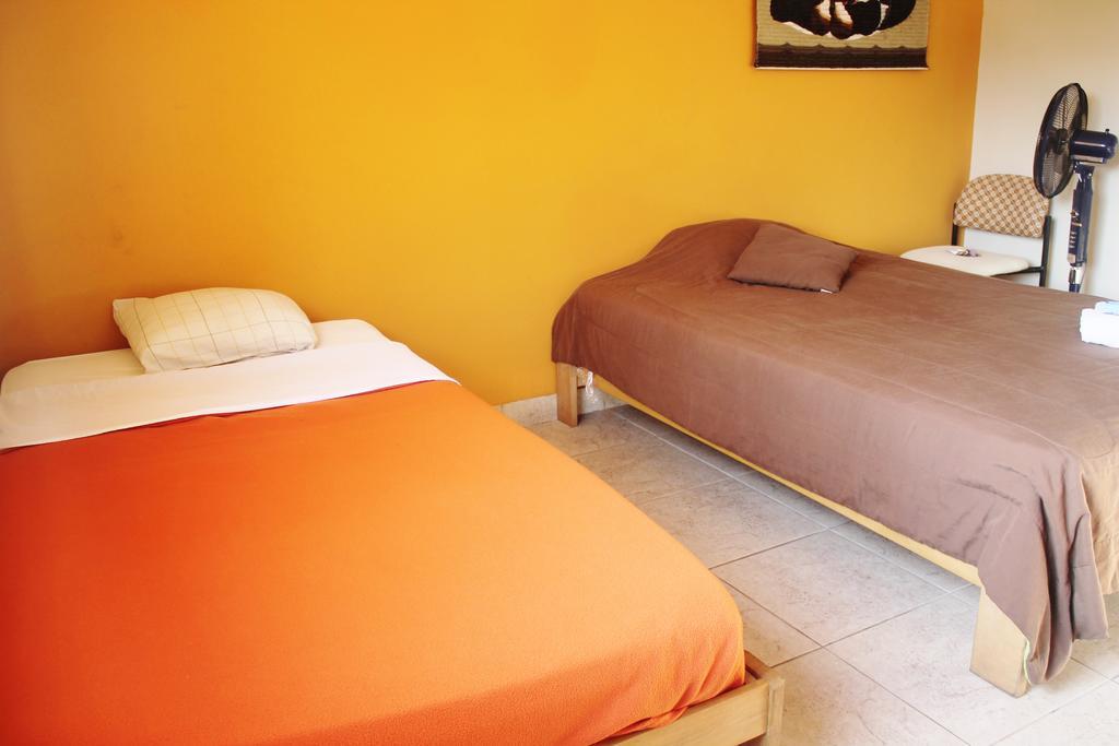 Casa Hualpa Hostel Lima Exteriör bild