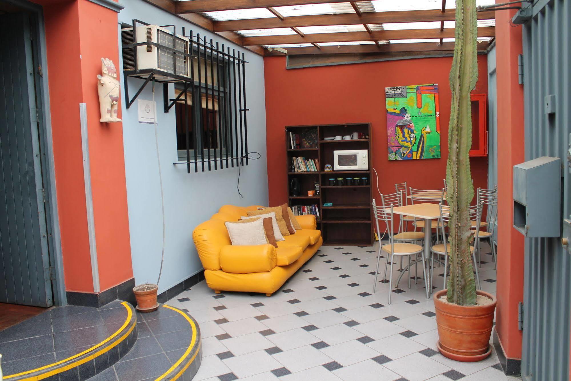 Casa Hualpa Hostel Lima Exteriör bild